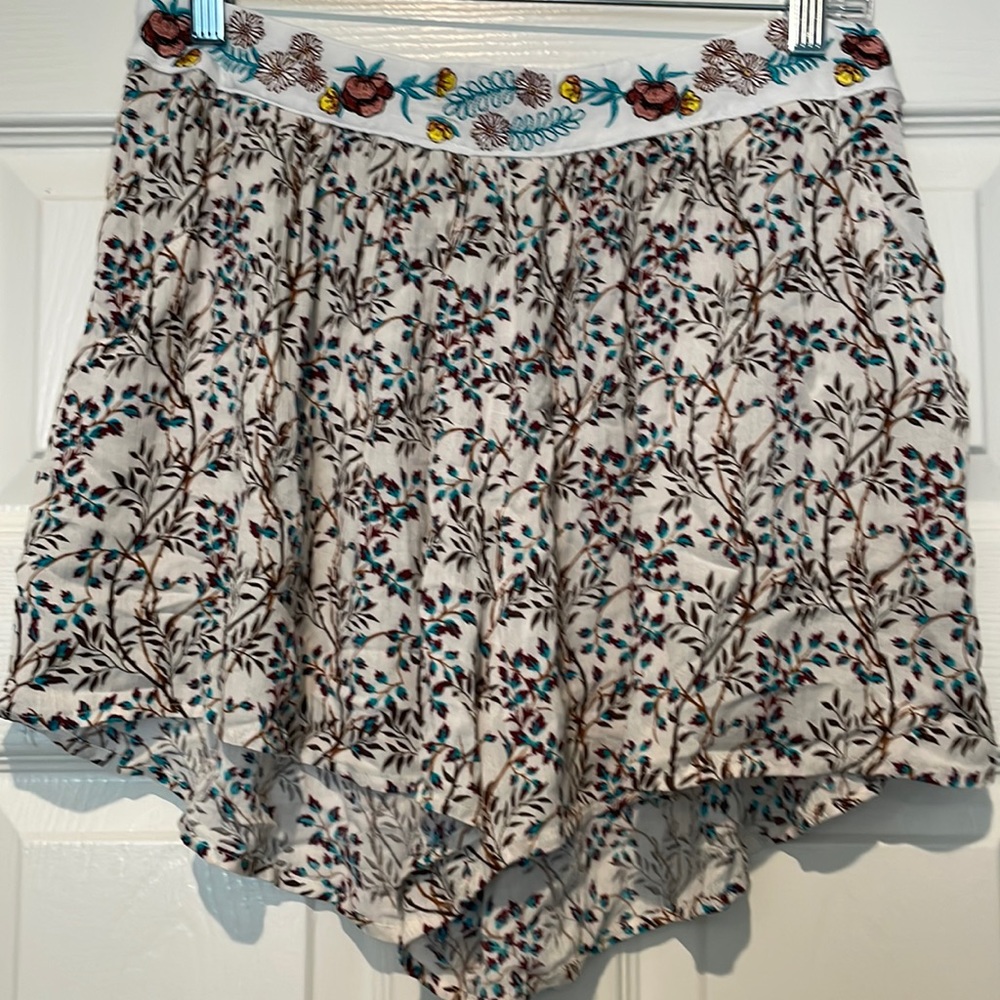 NWT L Kori Short